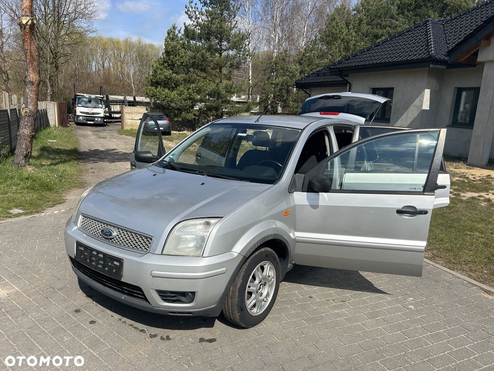 Ford Fusion 1.4 + - 18