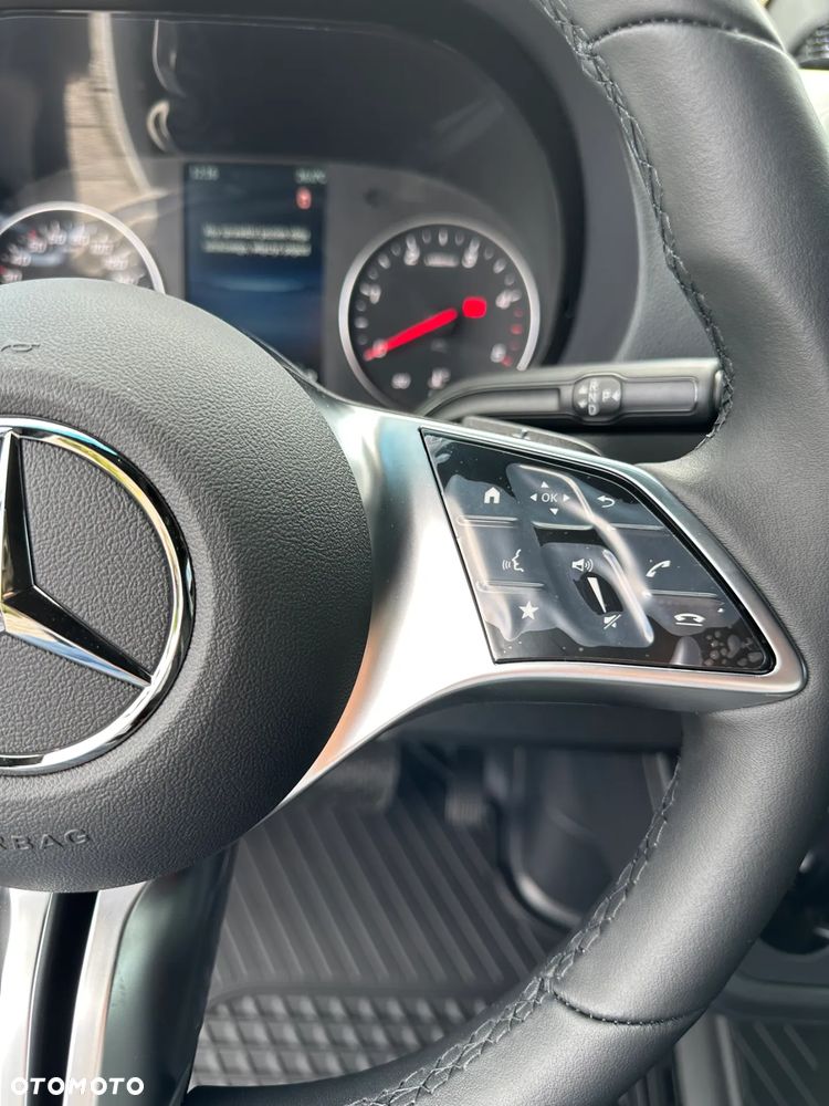 Mercedes-Benz Sprinter - 15