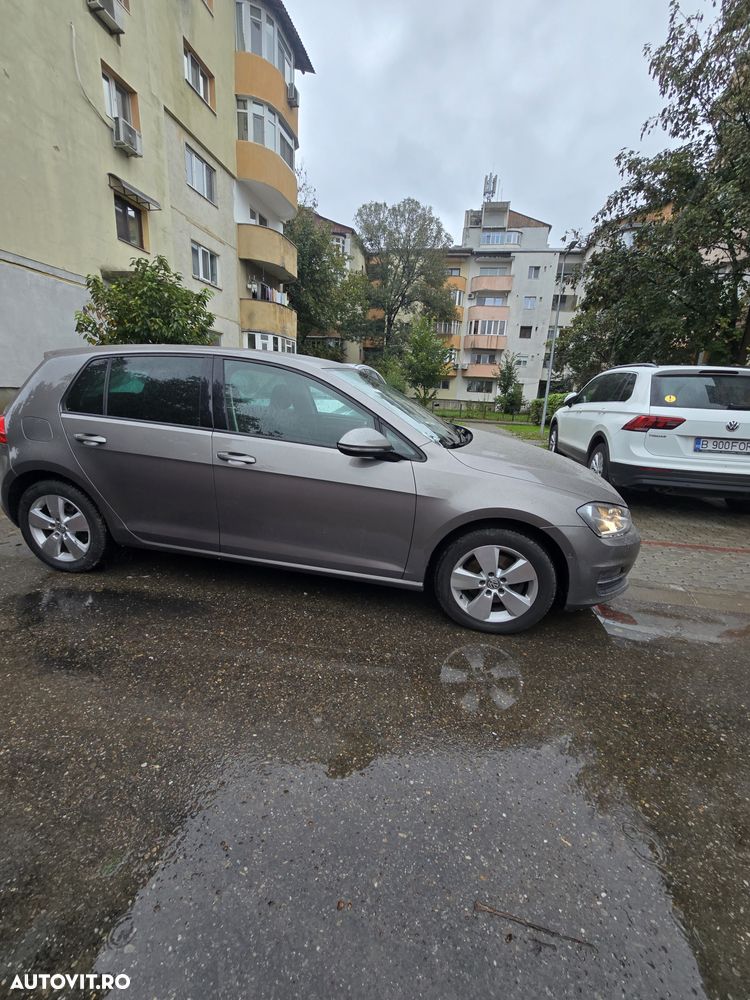 Volkswagen Golf - 23