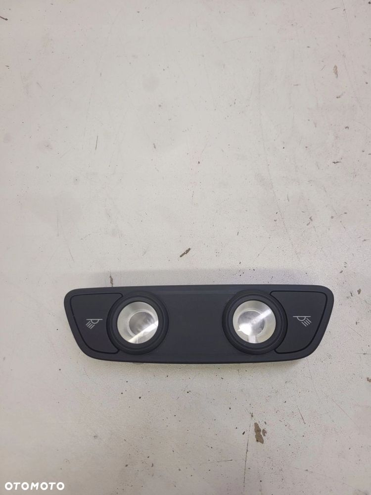 LAMPKA PODSUFITKI TYLNA TYŁ AUDI A4 B9 8W0947111 4M0947111 - 2