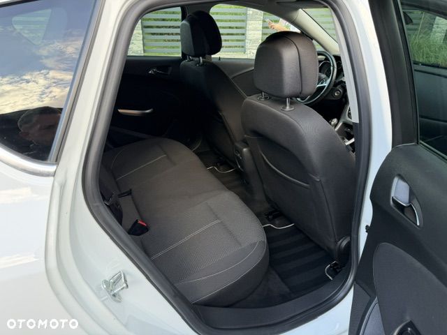 Opel Astra 1.6 T Cosmo - 17