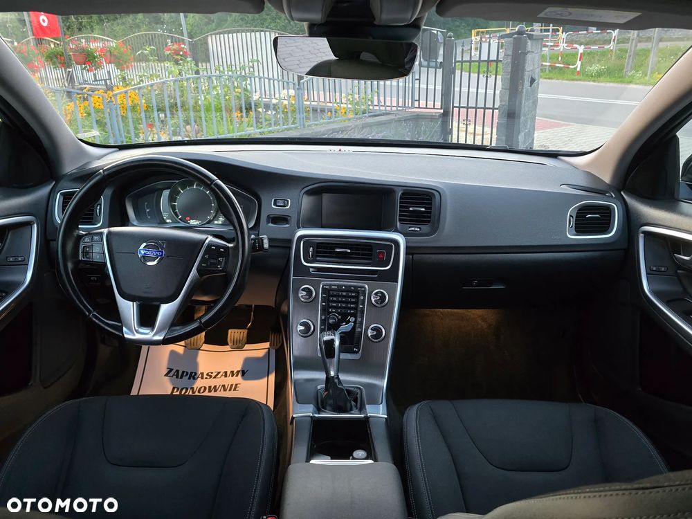 Volvo V60 D4 Momentum - 20