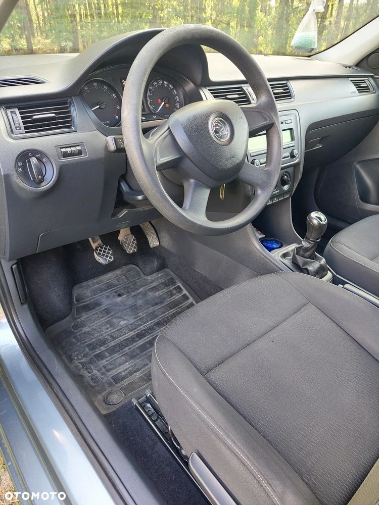 Skoda RAPID 1.2 TSI Ambition - 14