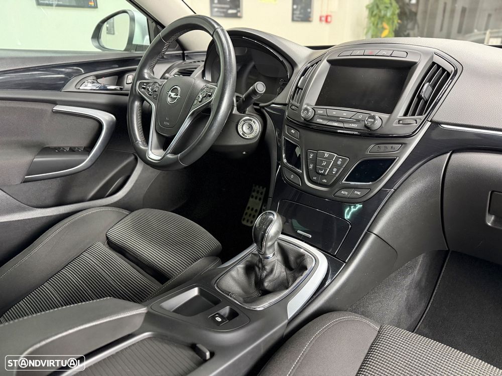 Opel Insignia 2.0 CDTI executive S/S - 26