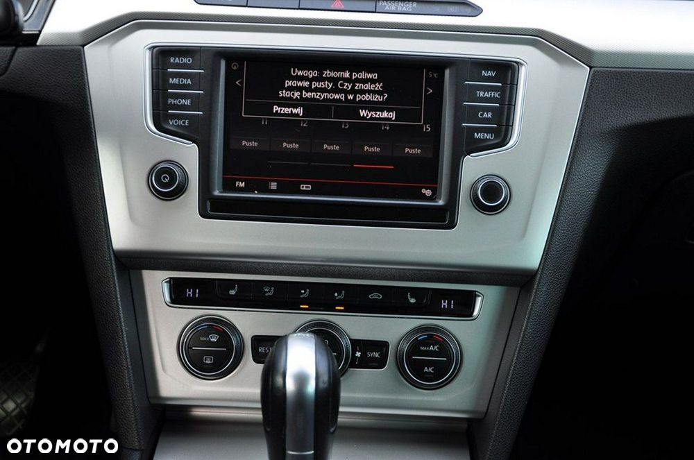 Volkswagen Passat Variant 2.0 TDI BMT Highline - 32
