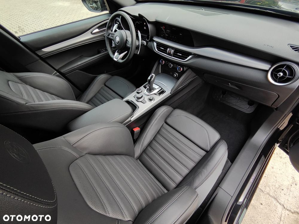 Alfa Romeo Stelvio 2.0 Turbo Veloce Q4 - 16