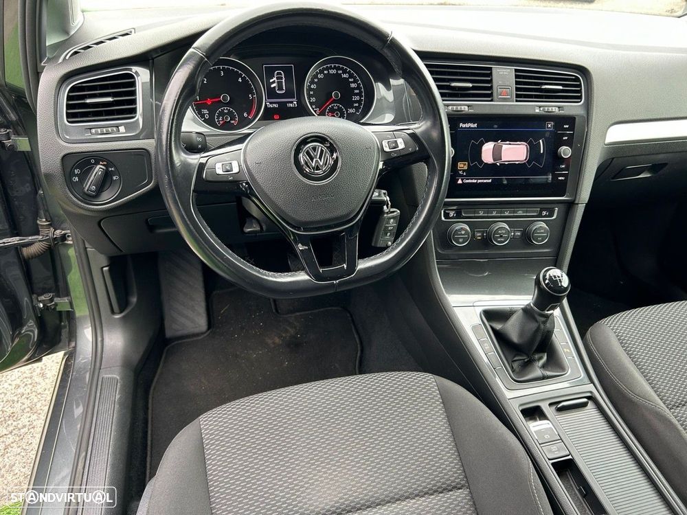 VW Golf 1.6 TDI Confortline - 10