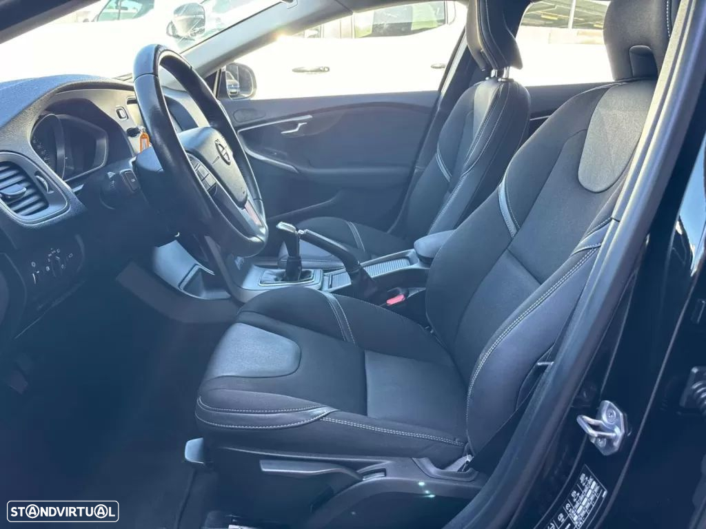 Volvo V40 2.0 D3 Momentum - 15
