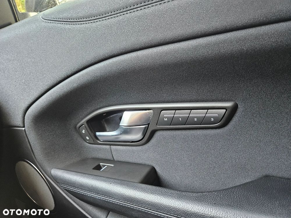 Land Rover Range Rover Evoque - 12