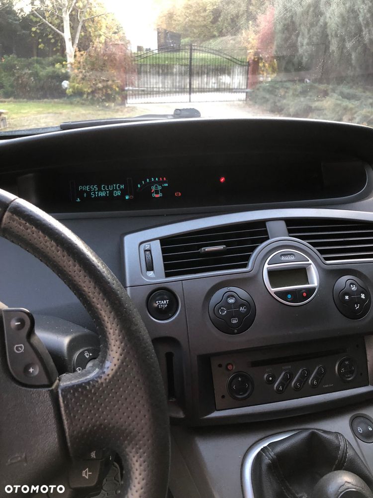 Renault Scenic 1.9 dCi Dynamique - 16