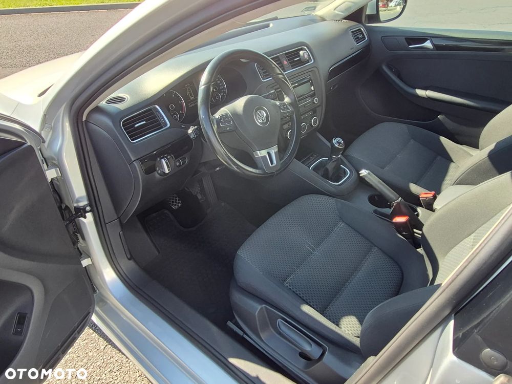 Volkswagen Jetta 1.6 TDI BMT Comfortline - 10
