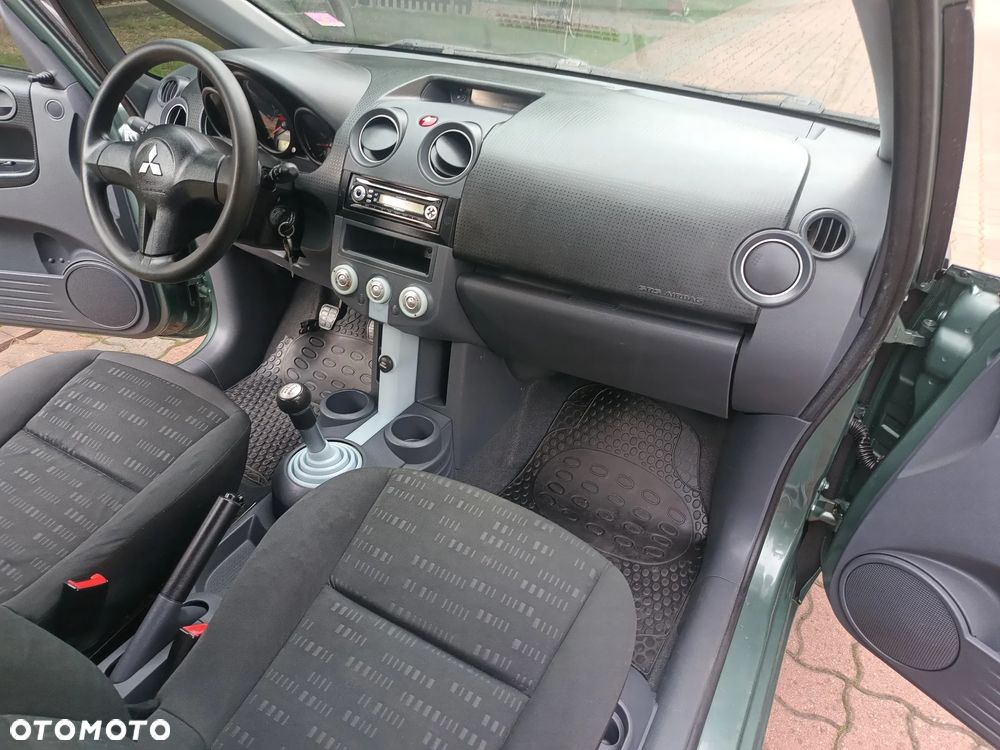 Mitsubishi Colt - 15