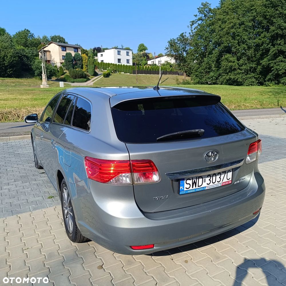 Toyota Avensis 2.0 D-4D Comfort - 12