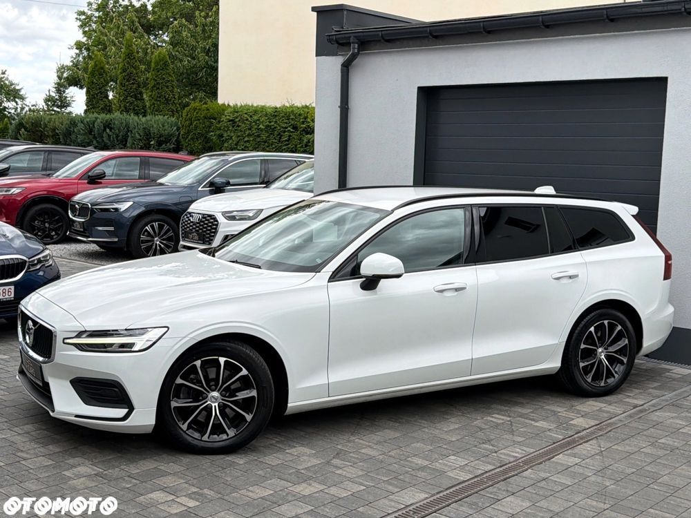 Volvo V60 B3 B DKG Momentum - 32