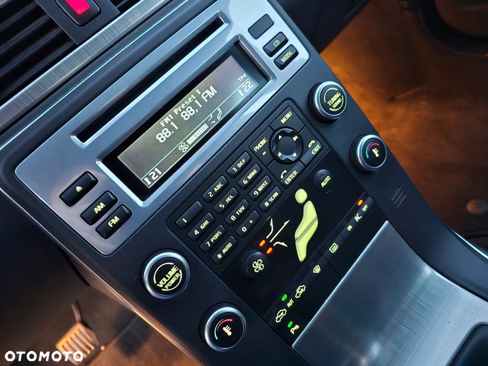Volvo V70 D3 Momentum - 36