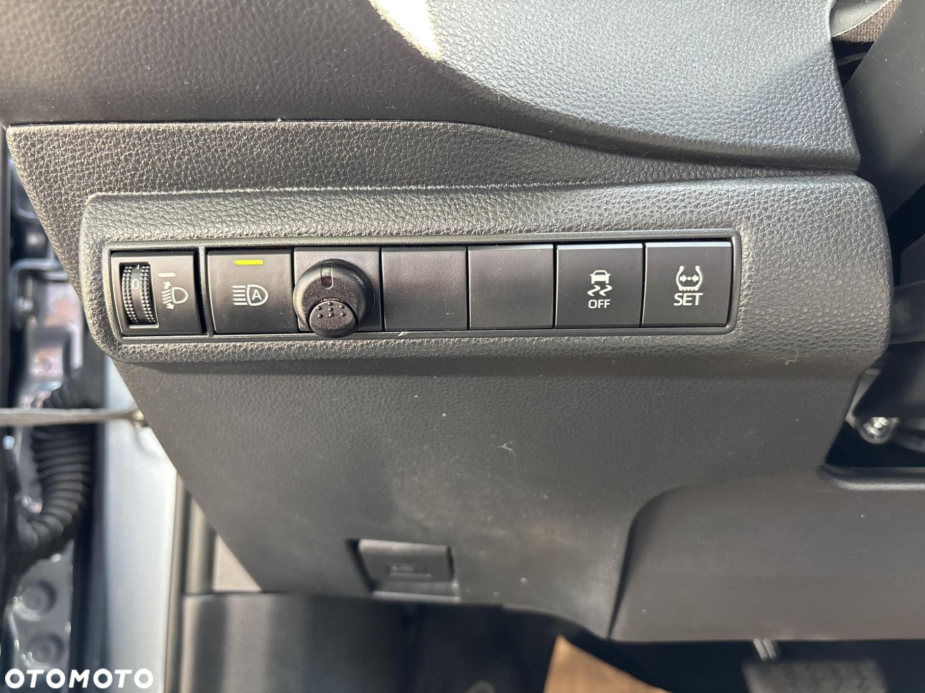 Toyota Corolla - 17