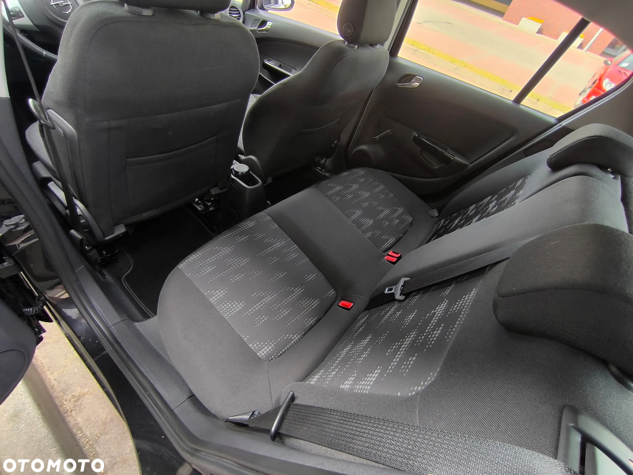 Opel Corsa 1.2 16V Enjoy - 15