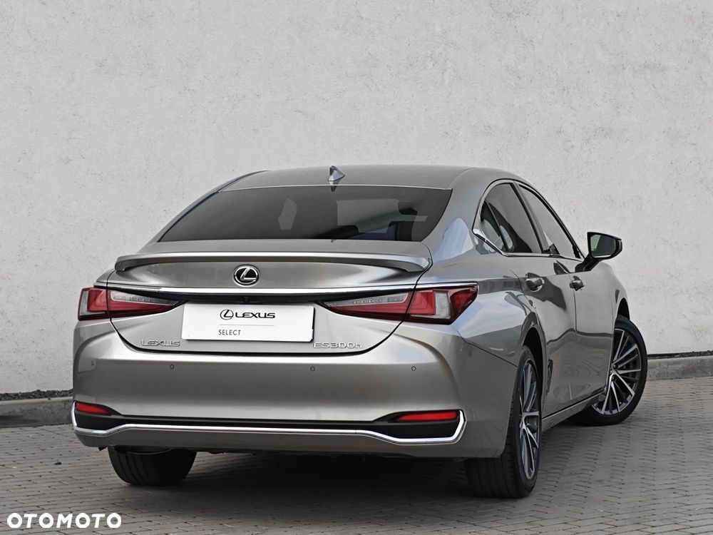 Lexus ES 300h Business Edition - 5