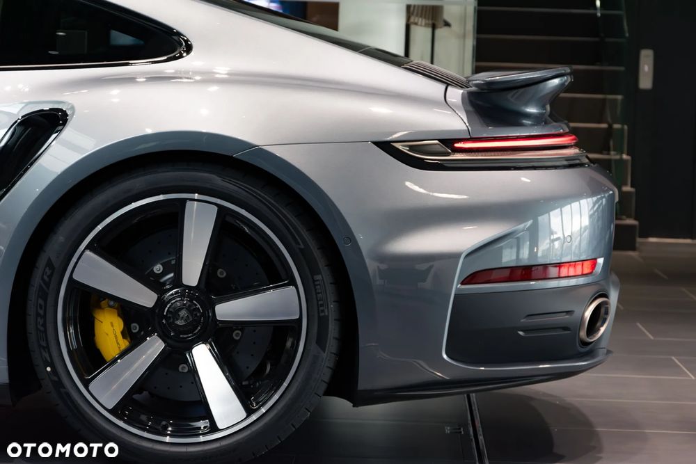 Porsche 911 Turbo S - 15