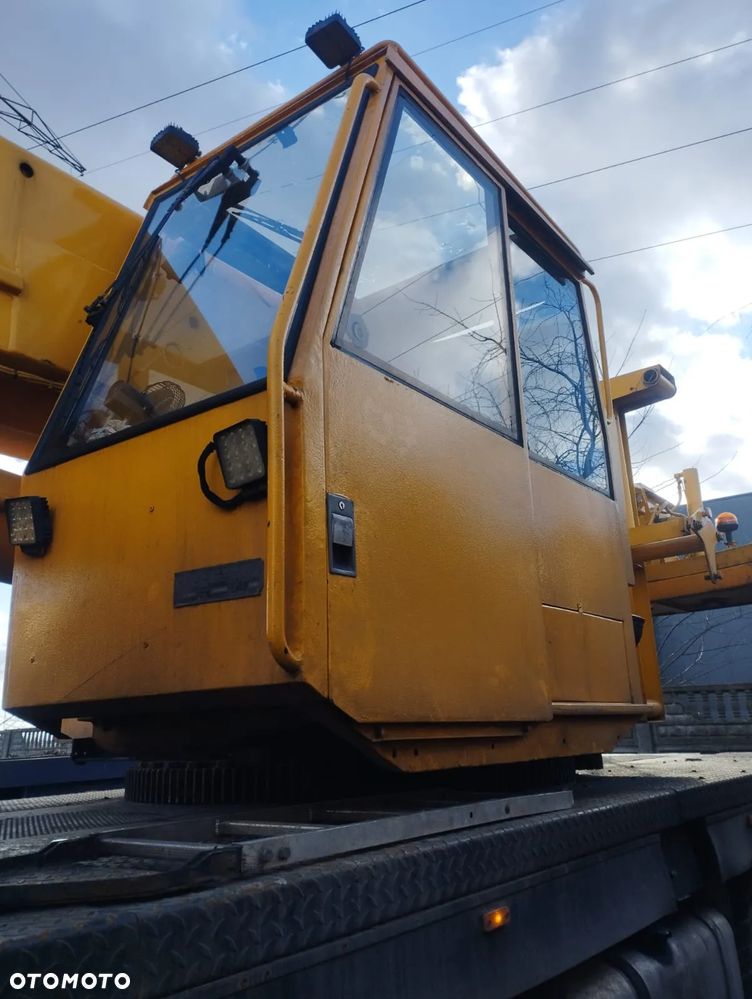 Liebherr LTM - 12