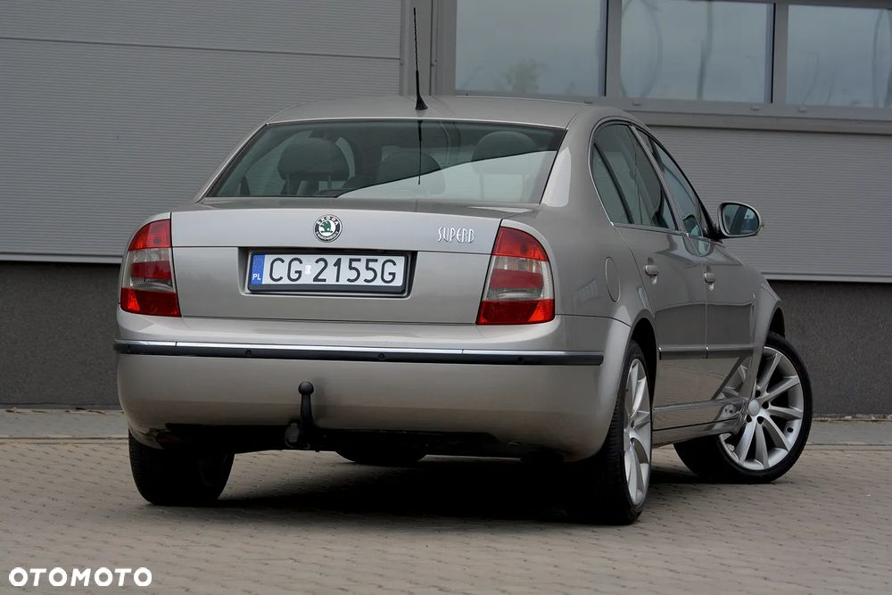 Skoda Superb 2.0 TDI DPF Exclusive - 19