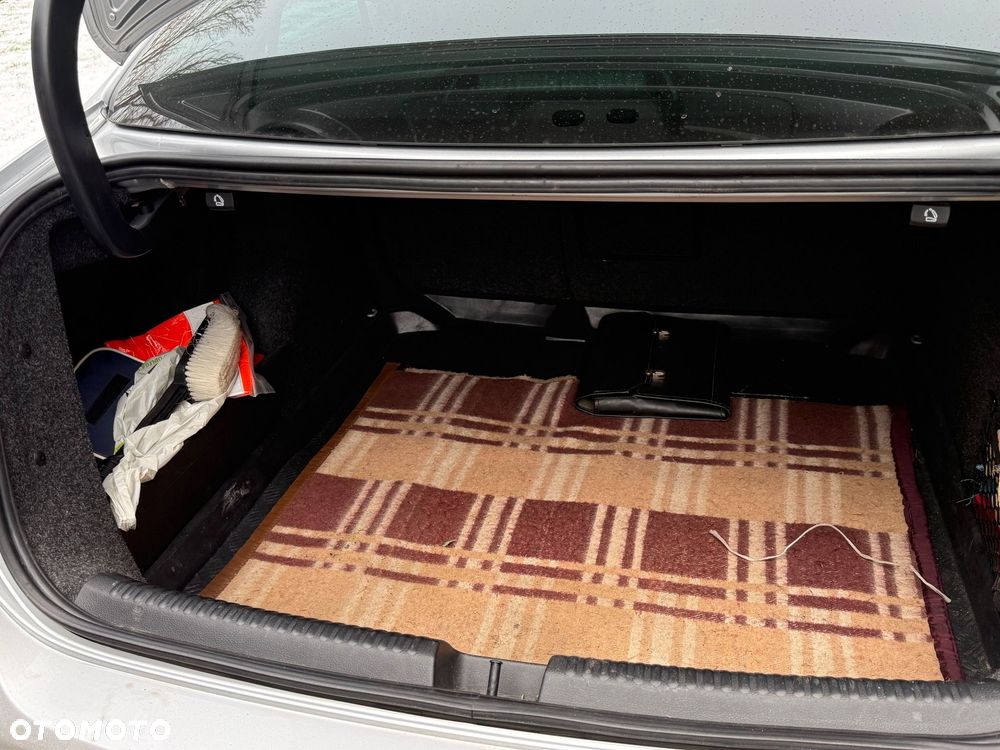 Volkswagen Jetta 1.6 TDI Comfortline - 8