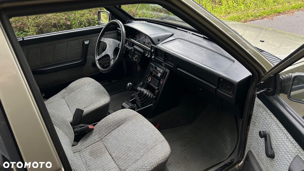 Polonez 1.6 - 12