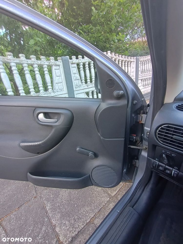 Opel Corsa 1.2 16V - 4