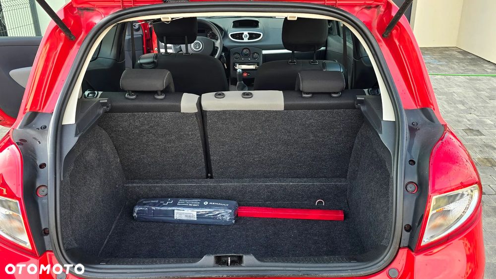 Renault Clio 1.2 16V 75 Collection - 17