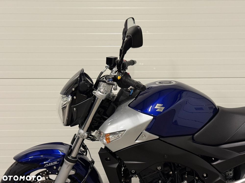 Suzuki GSR - 25