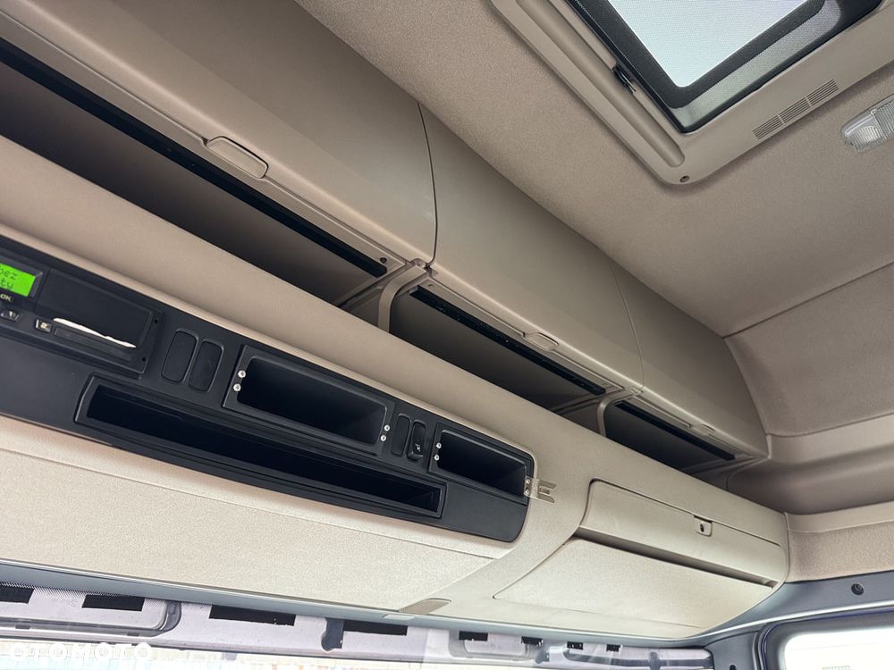 Scania R 560 6x2/4 Boogie - 11