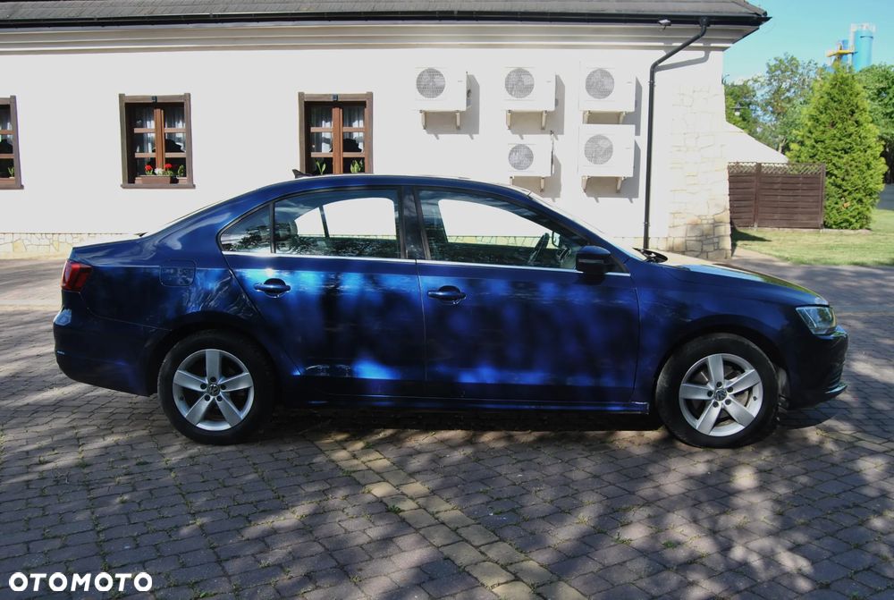 Volkswagen Jetta 2.0 TDI Match - 15