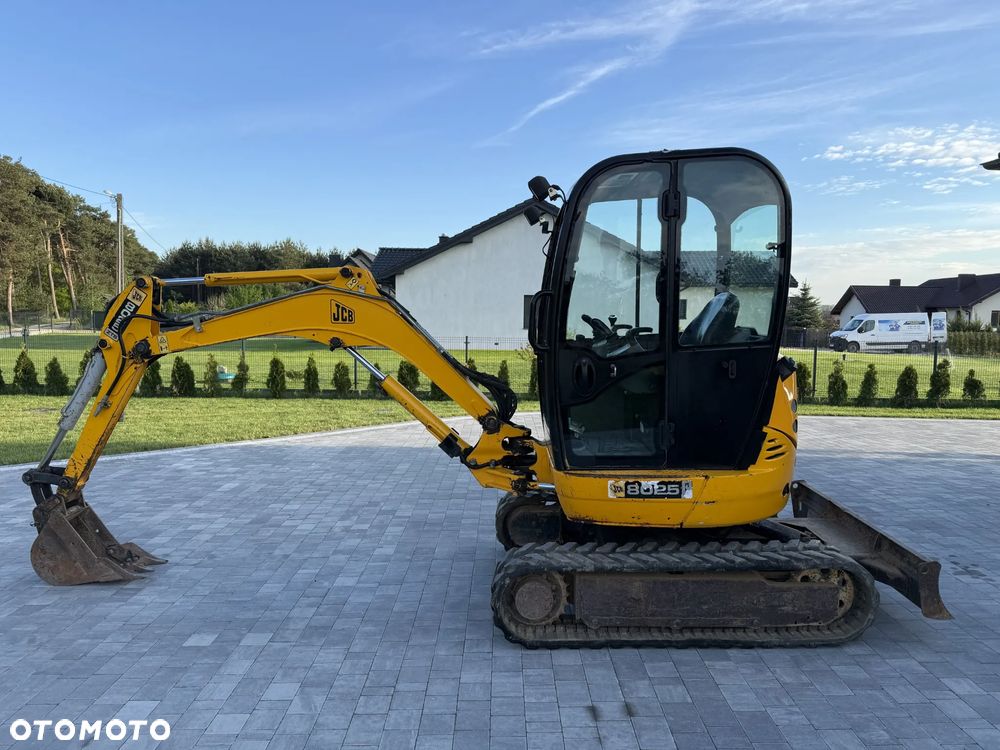 JCB 8025 - 1
