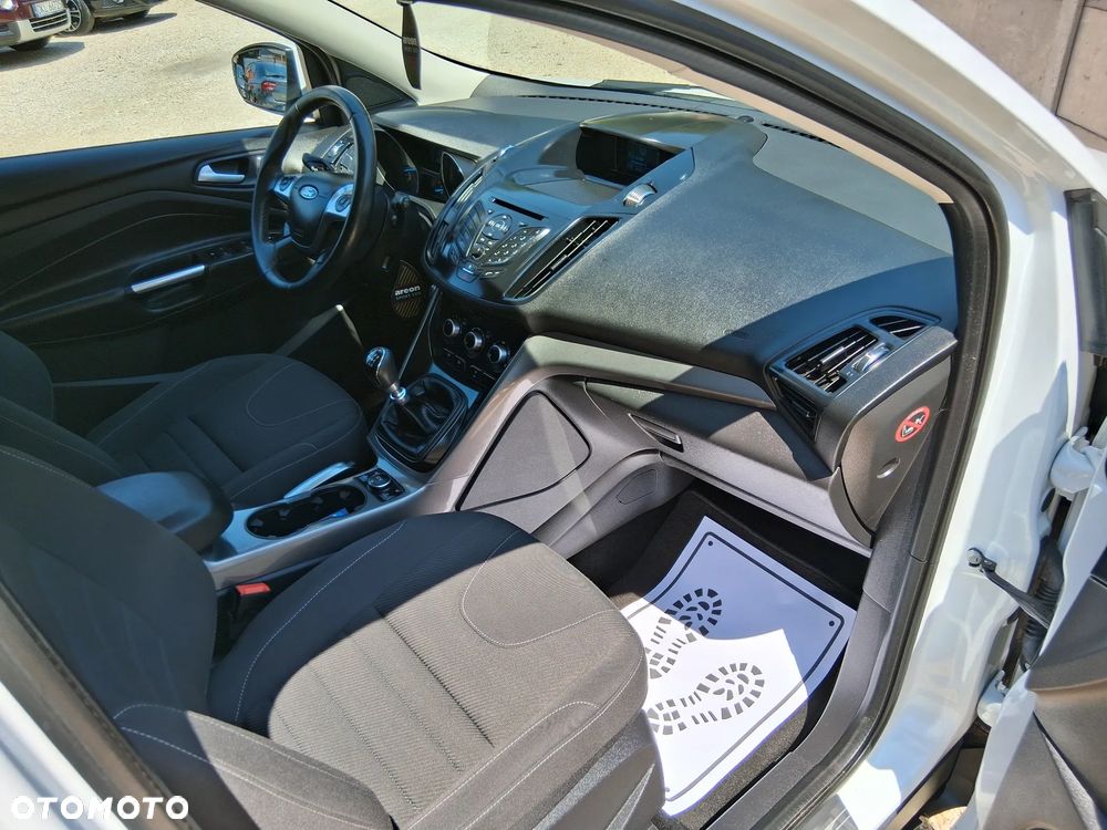 Ford Kuga 1.6 EcoBoost 2x4 Trend - 18