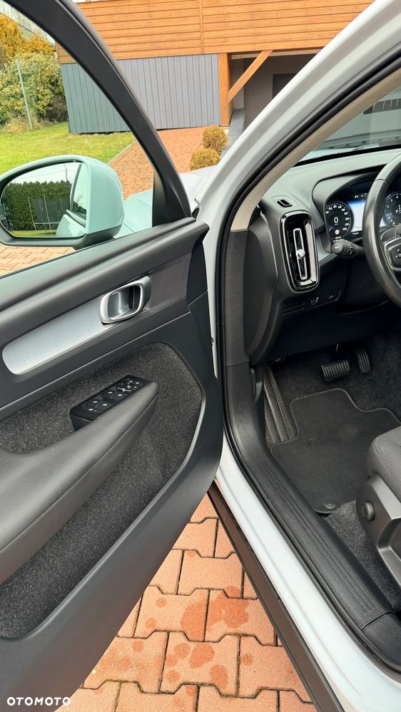 Volvo XC 40 T2 Essential - 33