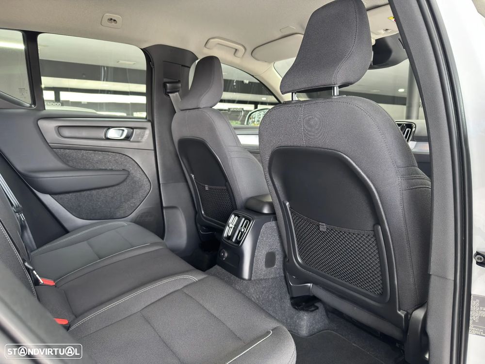 Volvo XC 40 1.5 T5 PHEV Inscription Expression — fotografia 23