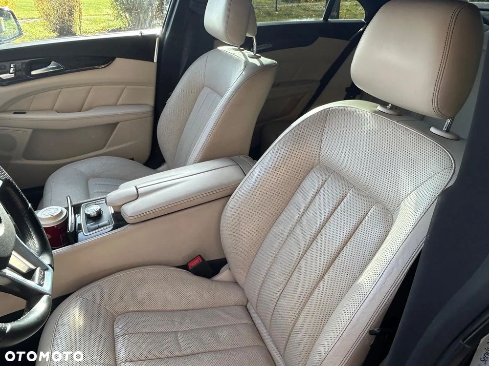 Mercedes-Benz CLS 350 CDI 4-Matic BlueEff - 11