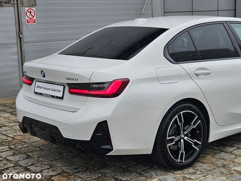 BMW Seria 3 320i xDrive M Sport - 15