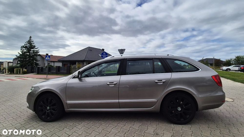 Skoda Superb 2.0 TDI L&K DSG - 14