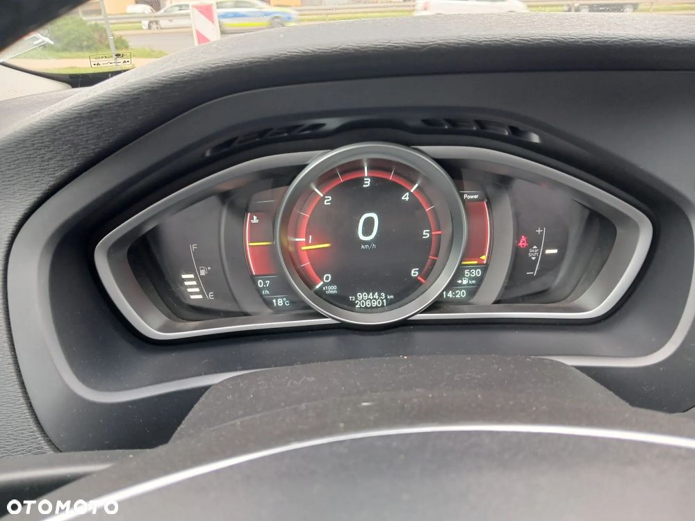 Volvo V40 D4 Drive-E Ocean Race - 14