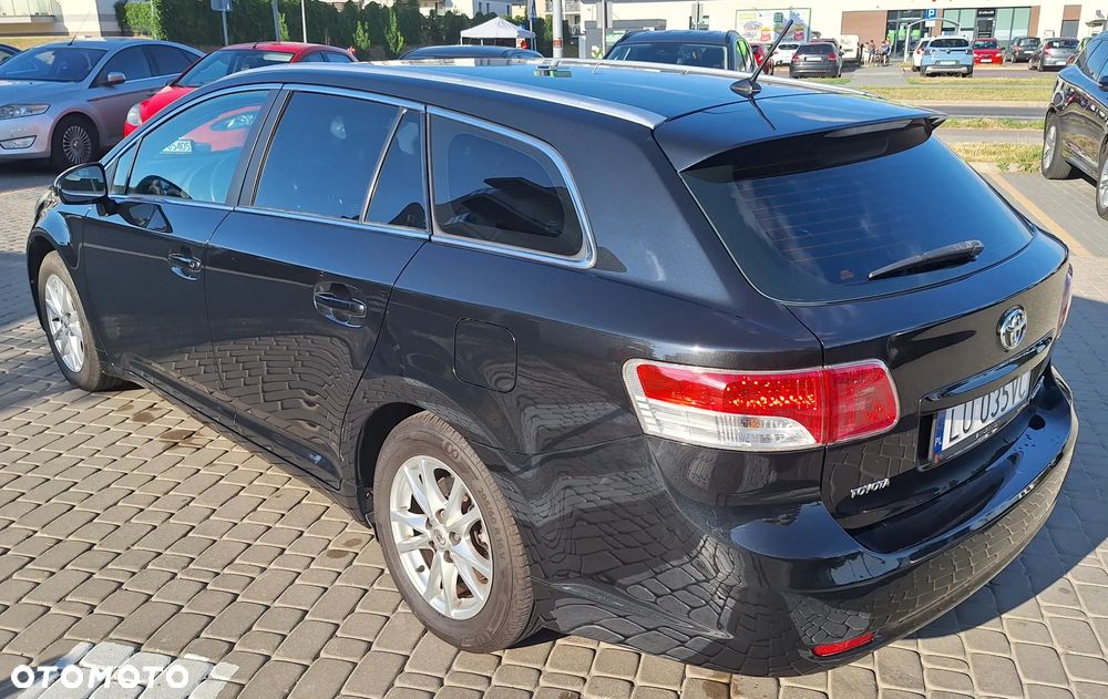 Toyota Avensis - 2