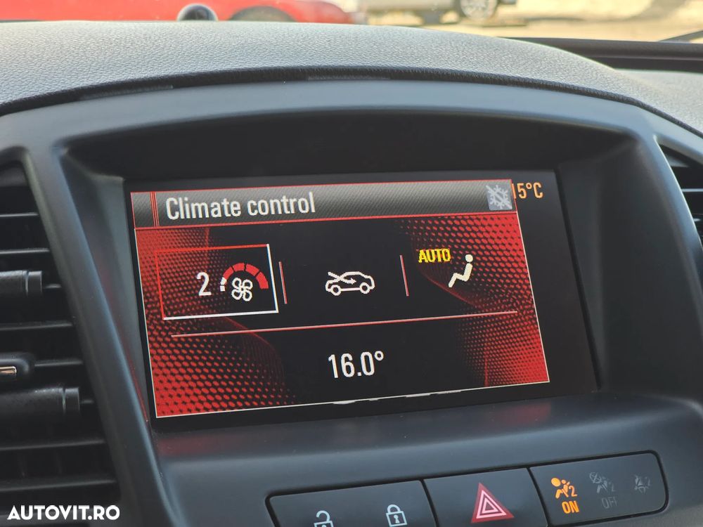 Opel Insignia - 25