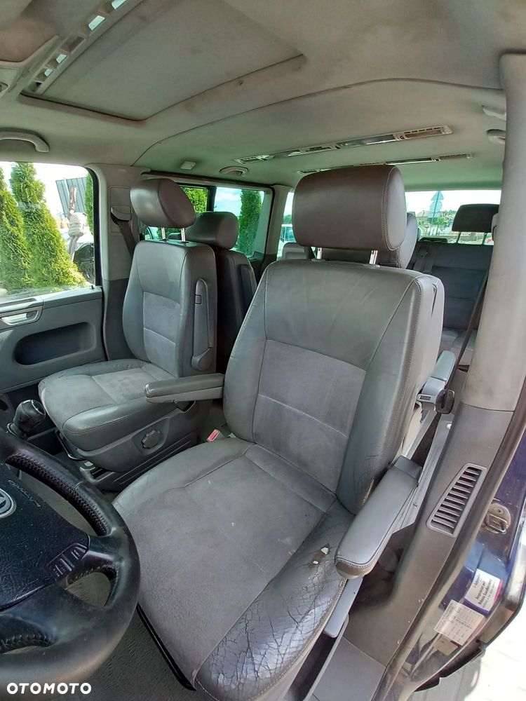 VW TRANSPORTER T5 MULTIVAN KOMPLETNA PRZEKŁADKA FOTELI DYWANÓW PODSUFITKI BOCZKI SŁUPKI NA MULTIVAN KOMPLET Z STOLIKIEM I ROLETĄ SKÓRA ALCANTARA - 2