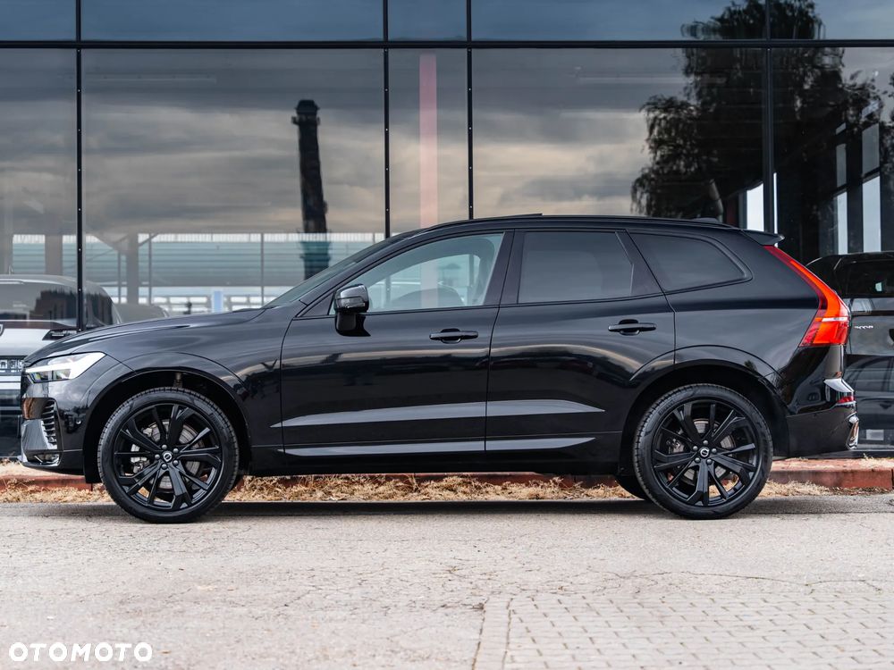 Volvo XC 60 B5 B AWD Plus Dark - 17
