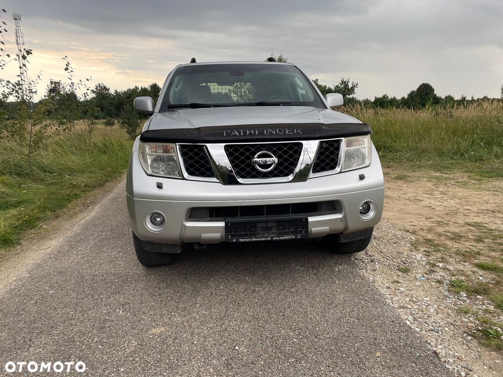 Nissan Pathfinder 2.5 dCi White Elements - 1