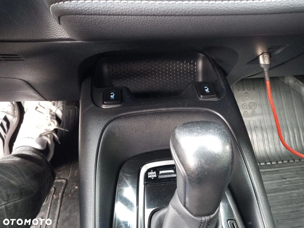 Toyota Corolla 1.8 Hybrid GPF Comfort - 22