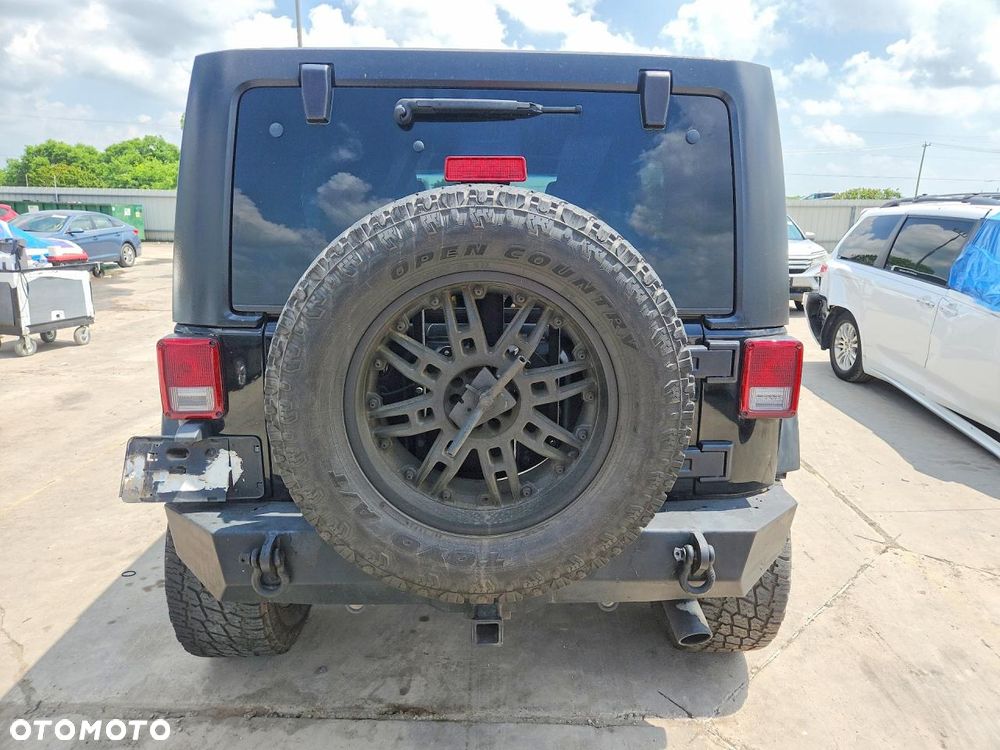Jeep Wrangler 3.6 Unlim Sahara - 6