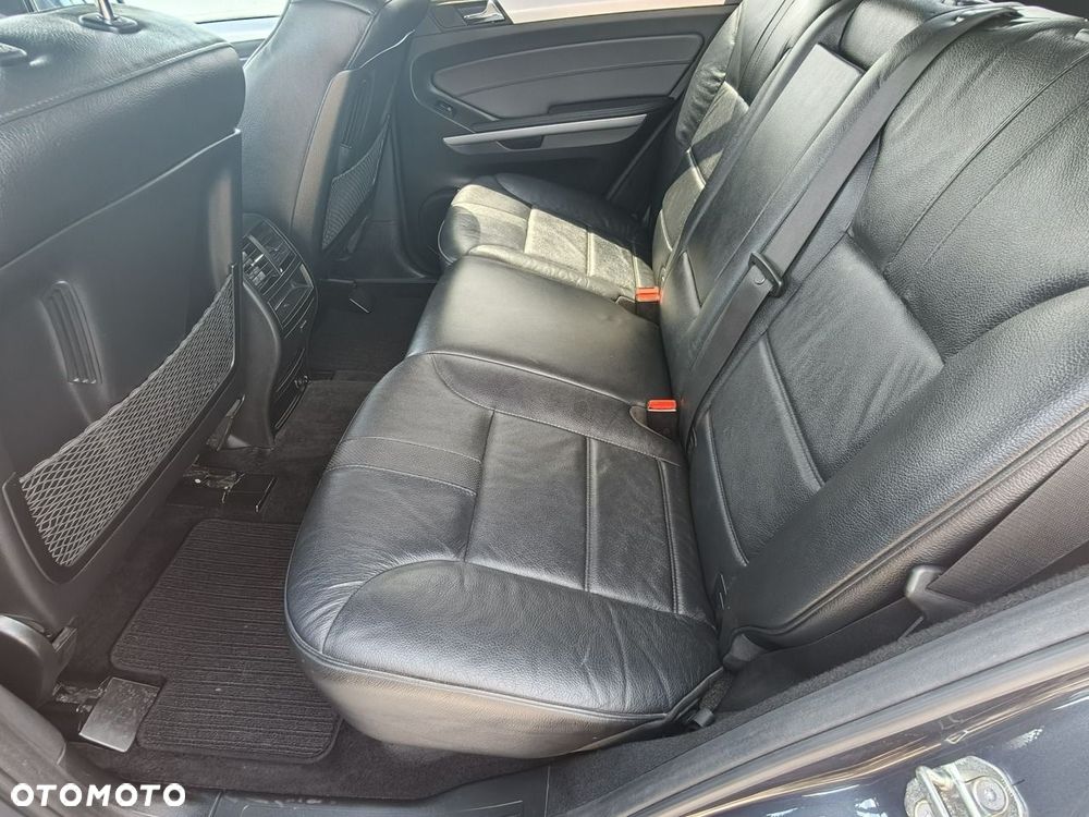 Mercedes-Benz ML - 22