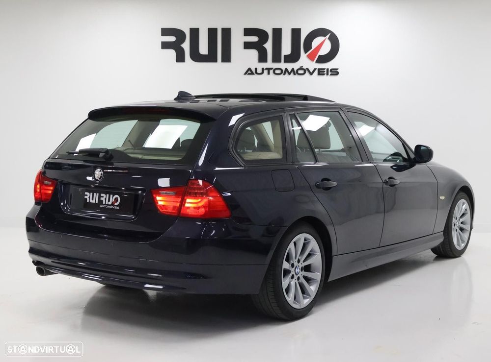 BMW 318 2009 photo 2