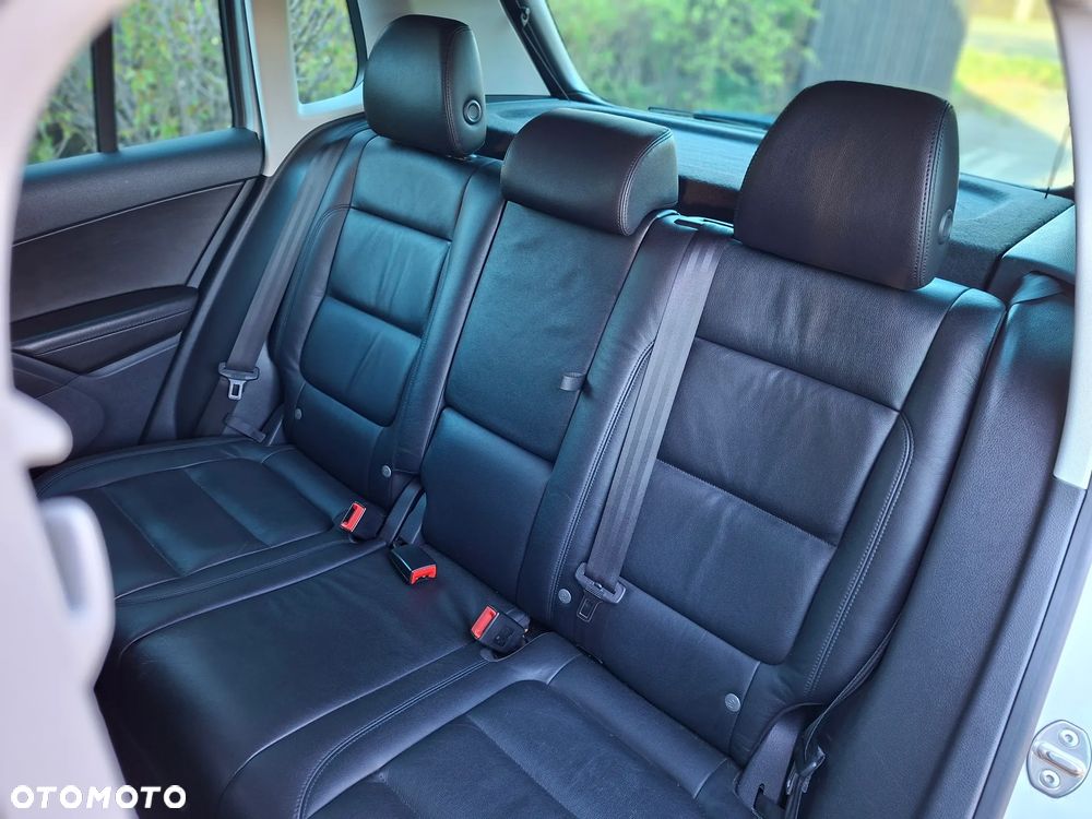 Volkswagen Tiguan - 14